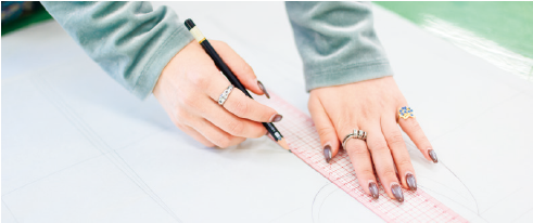 ファッションについての
	専門知識と技術の基本を学習の画像